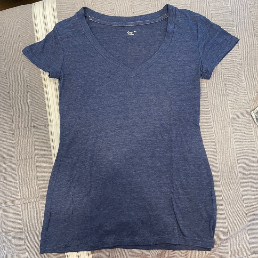 GAP Blue V-Neck Short Sleeve Shirt - Size XS